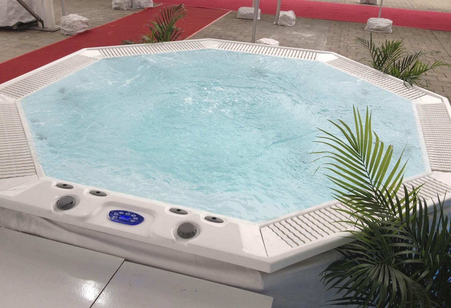 Spa Jacuzzi géant AR-005