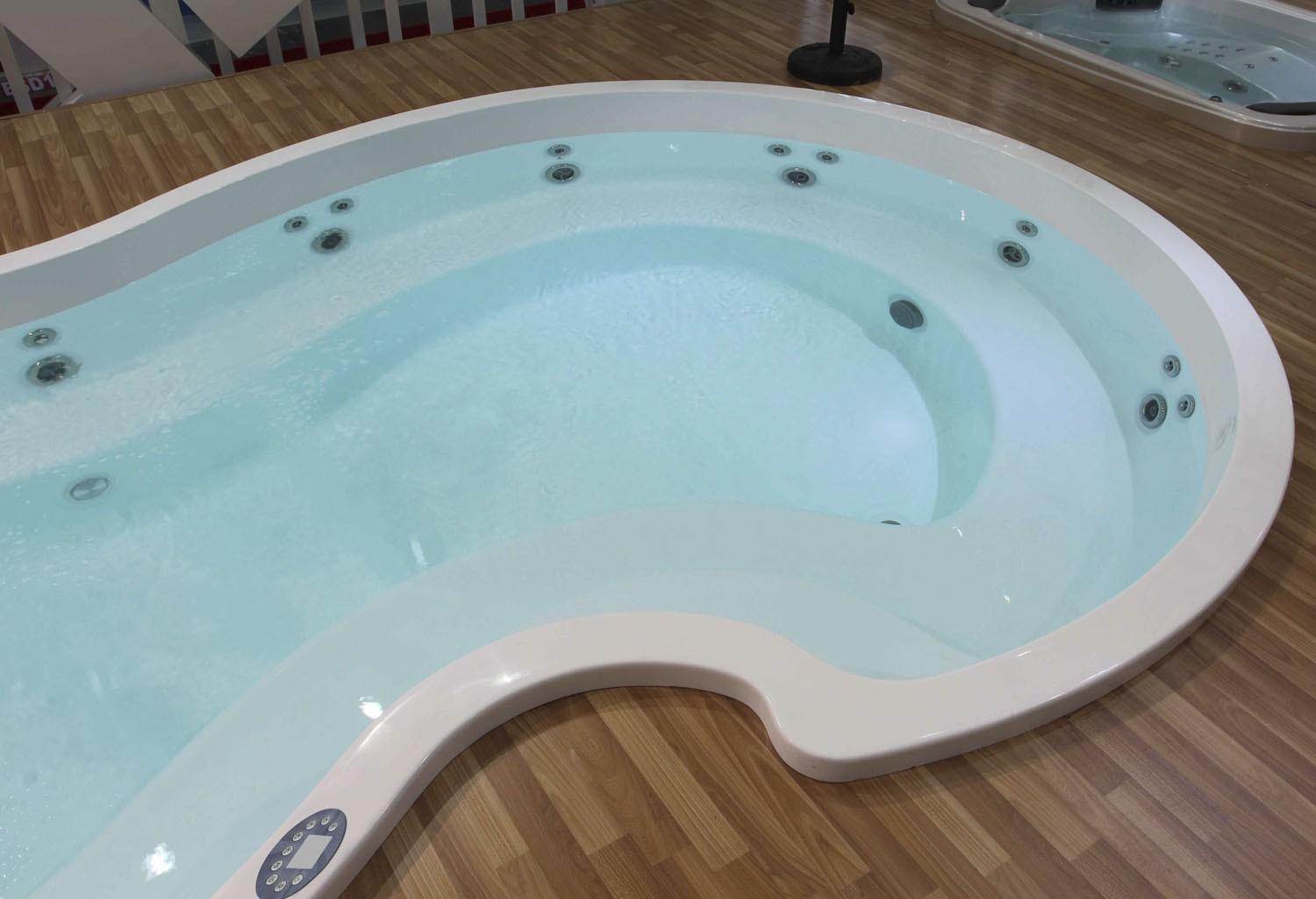 Spa Jacuzzi géant AR-008