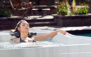 Quelle est la différence entre un spa et un jacuzzi ? – Blog BUT
