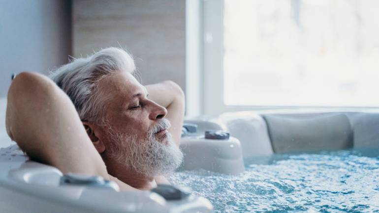 Les 10 principaux avantages d’une baignoire balnéo à domicile