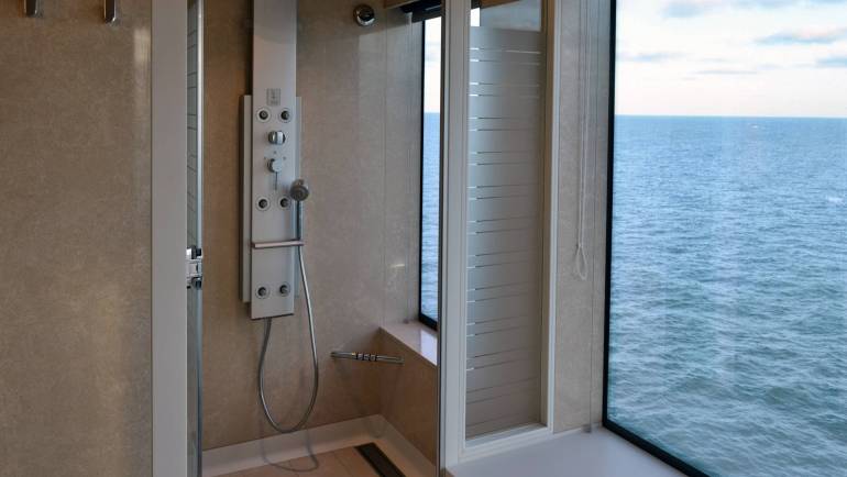 Cabine de douche hydromassante en plein air : est-ce possible ?
