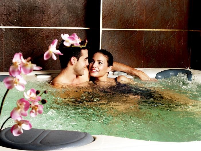 Les grands avantages d'un jacuzzi pour deux personnes