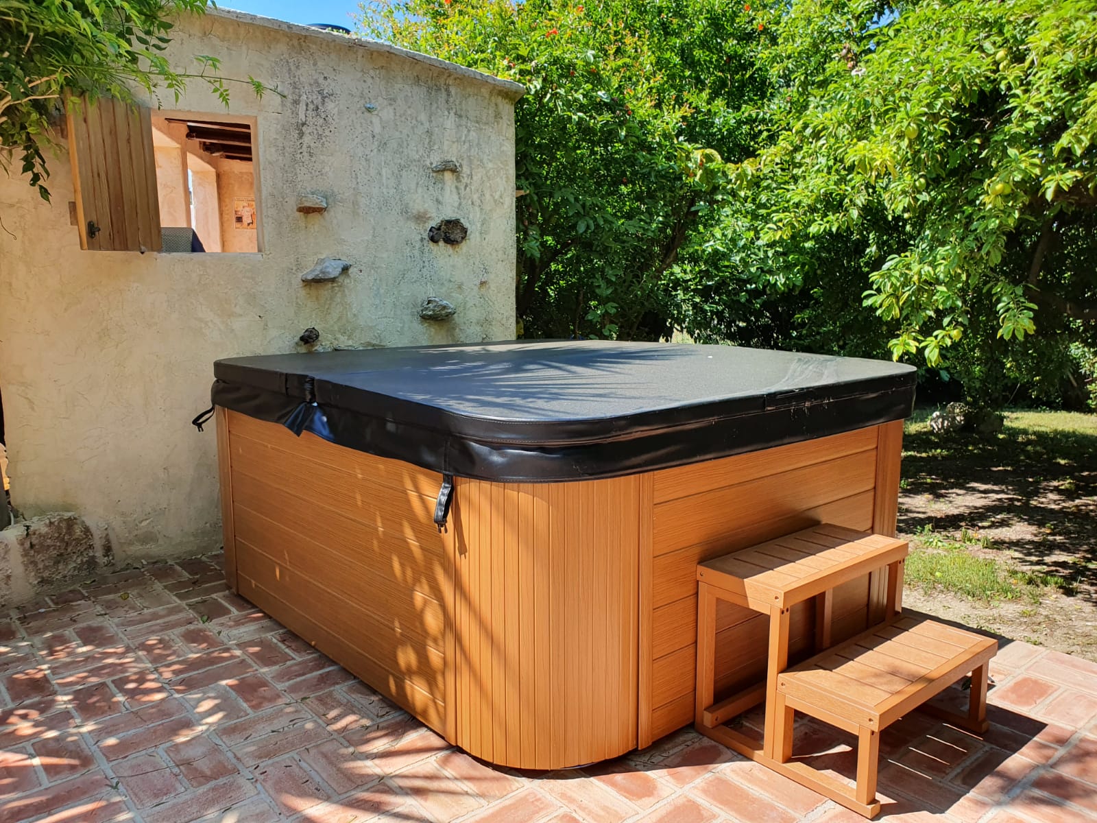 Un jacuzzi extérieur : les bonnes raisons d'en acheter un